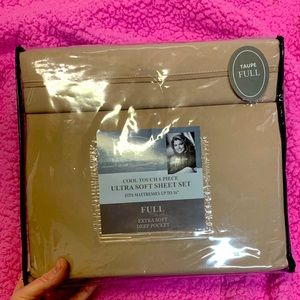 Super soft FULL sheet set in Taupe👍